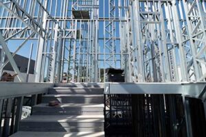 Loja futurista em Ponta Grossa no Paraná é a primeira obra em Steel Frame com aço XCarb no Brasil