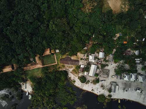 Parceria entre FAS e Schneider Electric implementará polo de soluções energéticas em comunidades da Amazônia