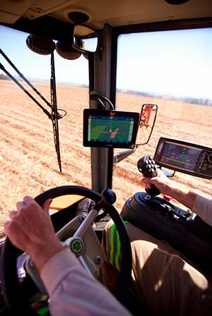 Trimble fornece tecnologia para mitigar os efeitos da cintilação e garantir precisão nas operações agrícolas