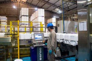 ADAMA avança na proteção ao meio ambiente com tecnologia de plasma em embalagens de defensivos agrícolas