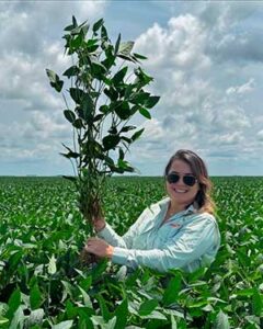 Diversificação da mão de obra no agronegócio amplia a presença feminina do campo aos centros de pesquisa