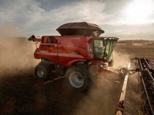 Case IH lança nova linha de colheitadeiras durante Show Safra 2025
