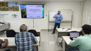 Extensionistas da Emater-DF participam de oficina sobre cultivo de trigo no Cerrado