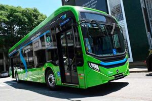 Cia Coordenadas testa ônibus elétrico Mercedes-Benz em Belo Horizonte