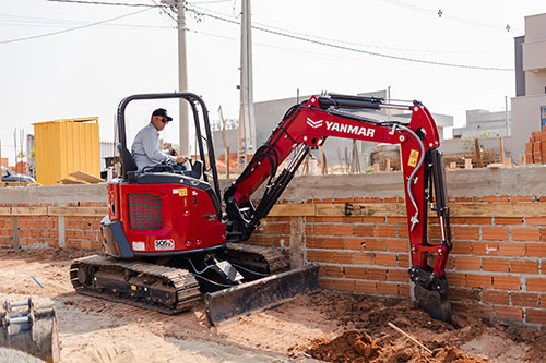 Na 25ª edição da Expodireto Cotrijal, YANMAR destaca trator de 105 cavalos de potência e miniescavadeiras
