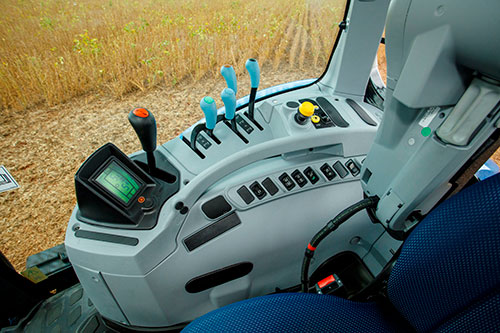 New Holland leva à Expodireto novo trator T6.140 Electro Command, com motor eletrônico