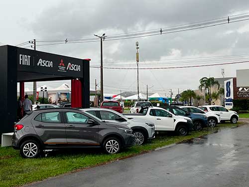 Produtores rurais resgatam carros com pontos acumulados na compra de insumos durante o Show Safra 2025