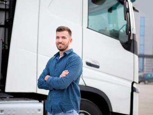 Urgência em atrair jovens para a profissão de caminhoneiro é crescente