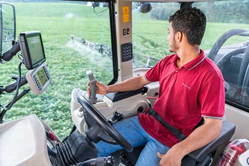 AGCO firma parceria para capacitação técnica de jovens em mecanização agrícola no interior paulista