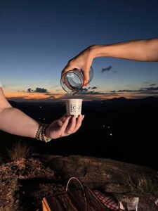 Festival gratuito em Minas Gerais destaca a nova geração do café com competições inéditas e experiências imersivas