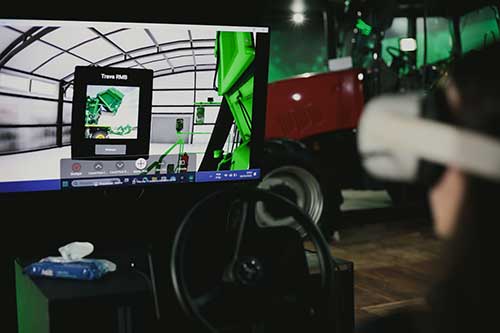 Gigante S7 e realidade virtual impressionam visitantes na Parecis SuperAgro