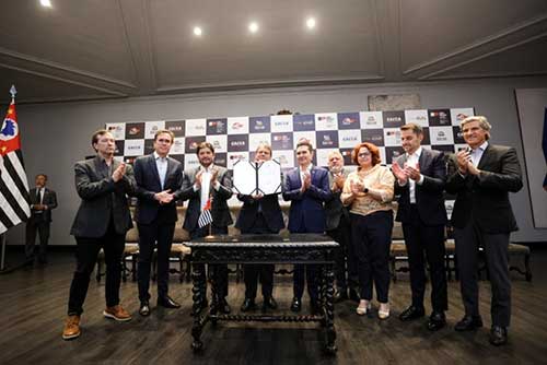 CAIXA, GOVERNO FEDERAL E GOVERNO DE SÃO PAULO FIRMAM PARCERIA PARA INVESTIMENTOS DE QUASE R$ 1 BILHÃO EM NOVAS MORADIAS