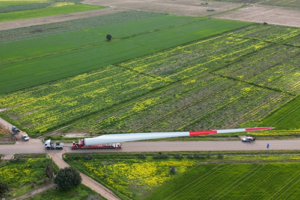 BASTIDORES DA SUSTENTABILIDADE COM A FPT INDUSTRIAL: MOTORES DA MARCA ASSUMEM A LIDERANÇA COM A ASTRA NO COMPLEXO DESAFIO DE TRANSPORTAR PÁS DE TURBINAS EÓLICAS
