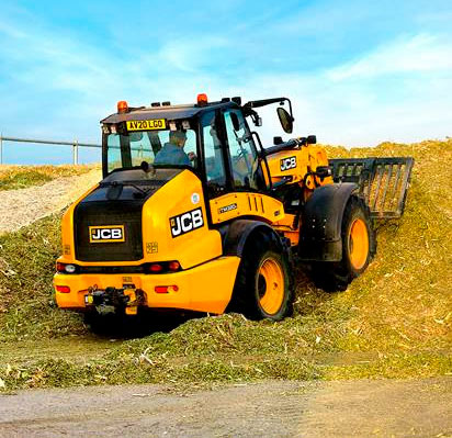 JCB lança a carregadeira 437ZX AGRI na Agrishow 2025