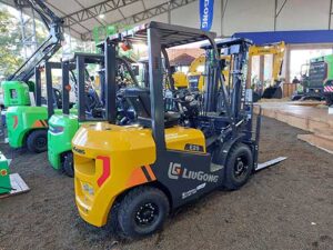 LiuGong apresenta novas plataformas elevatórias e empilhadeiras na Agrishow 2025
