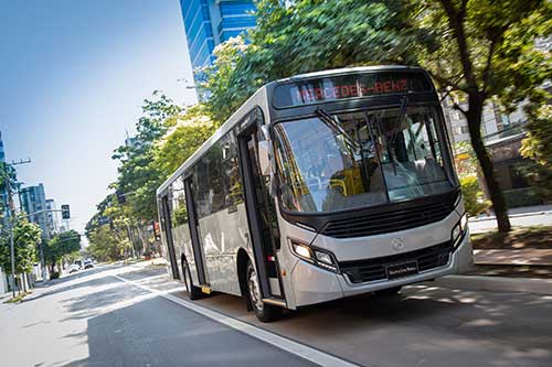 Mais de 260 ônibus Mercedes-Benz OF 1721 L com suspensão pneumática operam na renovada frota de Goiânia