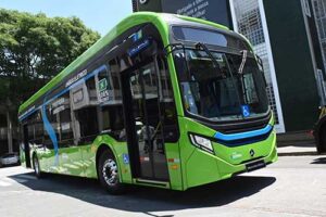 Mercedes-Benz expande demonstrações e testes de ônibus elétricos no Brasil e na América Latina