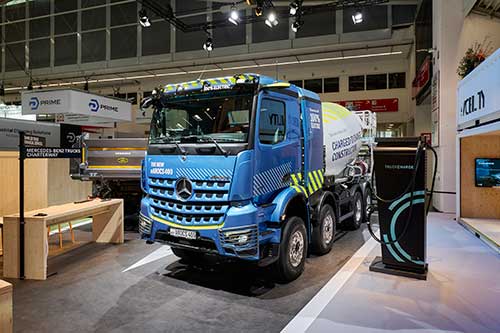 Mercedes-Benz Trucks apresenta o novo eArocs 400 totalmente elétrico na feira Bauma 2025
