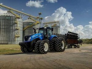 New Holland lança novo T8 com telemetria vitalícia e amplia gama de tratores na Agrishow