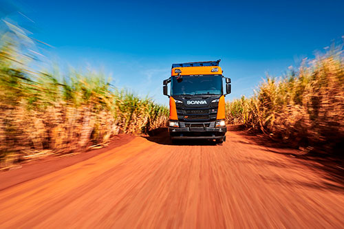 Scania projeta crescimento de 10% em 2025 e reforça liderança no setor off-road com lançamentos inovadores