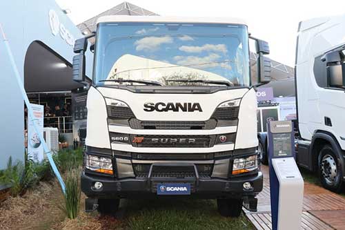 Scania lança novo caminhão a gás RH 460 6x4 na Agrishow 2025