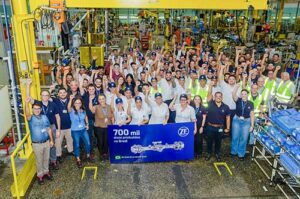 A ZF atinge a marca de 700 mil eixos produzidos no Brasil