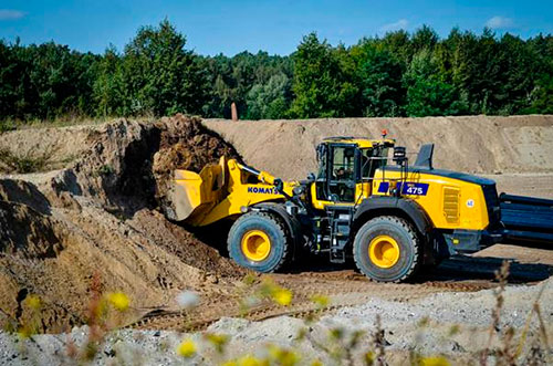 Komatsu apresenta inovações na indústria durante Bauma 2025