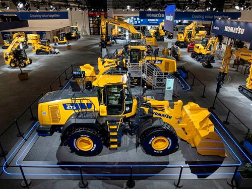 Komatsu apresenta inovações na indústria durante Bauma 2025