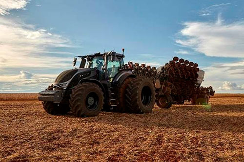 Valtra comemora sucesso de vendas dos lançamentos
na Agrishow 2025
