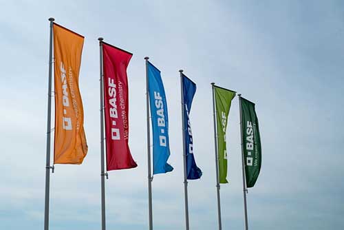 Forte presença em todas as regiões dá resiliência à BASF; EBITDA antes de itens especiais quase no nível do trimestre do ano anterior