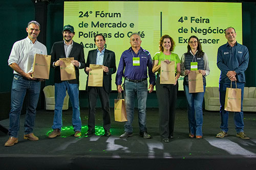 4ª Feira de Negócios da Expocacer e 24º Fórum de Mercado e Políticas do Café da Acarpa encerra com mais de R$ 50 milhões em negócios fechados