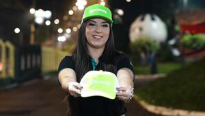 Grunner distribui bonés durante show de Jorge e Mateus na Facilpa 2025