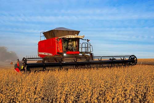 Massey Ferguson apresenta soluções inteligentes e de alto desempenho na Bahia Farm Show 2025