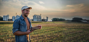 Setor celebra Dia do Trabalhador Rural com liderança em empregos e alta valorização profissional