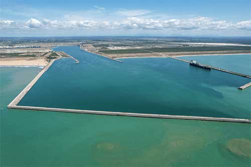 Porto do Açu, no norte do estado do Rio, é polo logístico com potencial para uma diversidade de operações