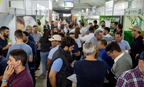 Em Pariquera-Açu, Secretaria de Agricultura de SP participa da abertura da 13ª Feira Nacional da Bananicultura