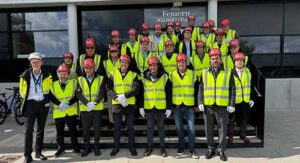 Comitiva brasileira, liderada por Paulo Alexandre, conhece canteiro de obras do maior túnel imerso do mundo; tecnologia será aplicada no Túnel Santos-Guarujá