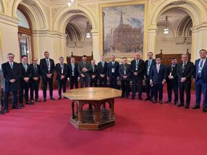 Comitiva liderada por Paulo Alexandre Barbosa para concretizar Túnel Santos-Guarujá é recepcionada na Alemanha em reunião com autoridade local