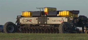 Bahia Farm Show 2025 marca início da parceria entre Baldan e NEXAT para desenvolvimento de módulo de plantio no Brasil