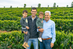 Cresce a presença de jovens na cafeicultura do Cerrado