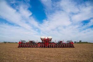 Plantadeira autotransportável para grandes áreas é destaque em evento na Bahia