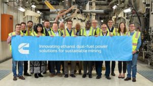 Cummins, Vale e Komatsu avançam em motor bicombustível a etanol e diesel