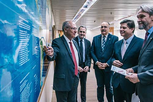  Presidente em exercício, Geraldo Alckmin, recebe Frente Parlamentar da Indústria Ferroviária