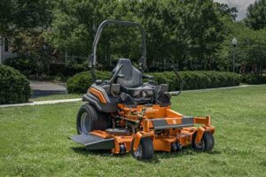 Husqvarna leva portfólio completo à Bahia Farm Show com destaque para os tratores e robô cortadores de grama