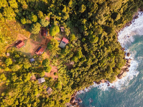 Projeto leva energia limpa 24h por dia e garante segurança alimentar e aumento de renda para comunidade de Paraty (RJ) 