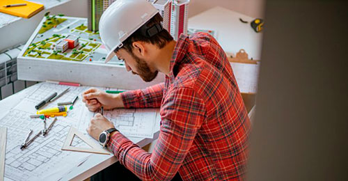 Mão de obra qualificada na construção civil: como superar esse desafio no setor?
