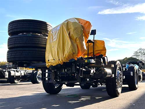 Chassis de ônibus rodoviários Mercedes-Benz O 500 chegam à Tailândia e Taiwan