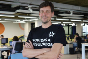 Estudo Timenow revela atrasos em 50% das paradas industriais e falta de mão de obra qualificada como desafio para 38% dos profissionais