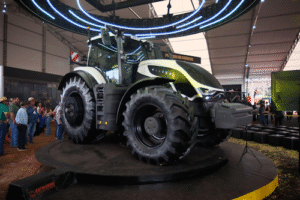 Valtra apresenta inovações em máquinas agrícolas na Coopercitrus Expo 2025