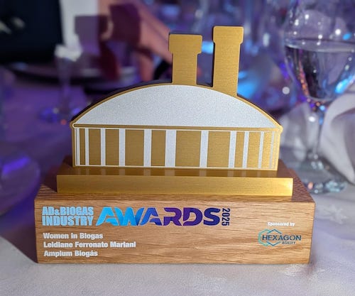 Leidiane Mariani, engenheira ambiental referência em bioenergia e sustentabilidade, vence na categoria Women in Biogas no AD and Biogas Industry Awards 2025
